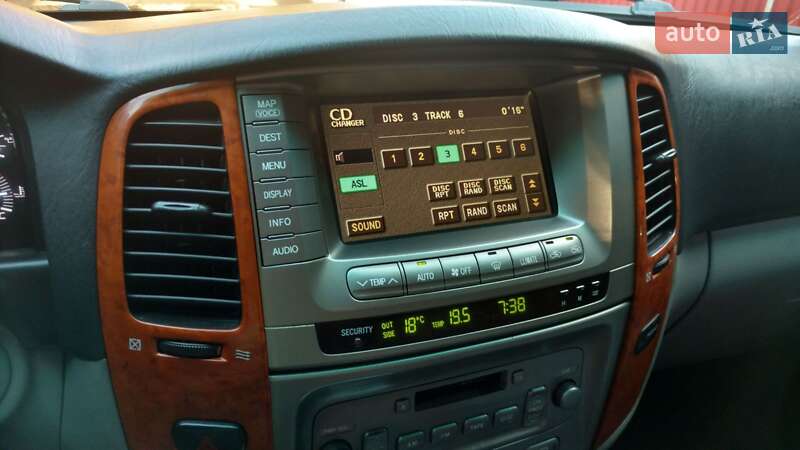 Внедорожник / Кроссовер Toyota Land Cruiser 2003 в Горохове