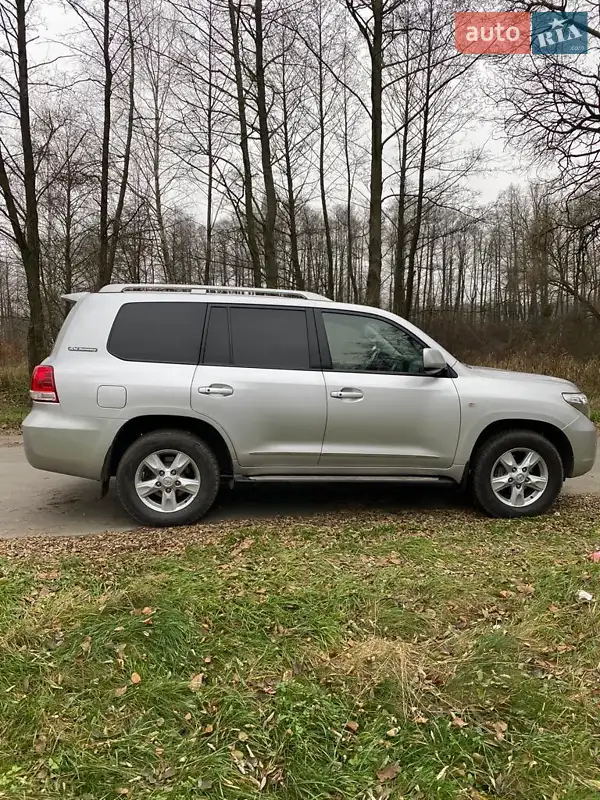 Внедорожник / Кроссовер Toyota Land Cruiser 2011 в 