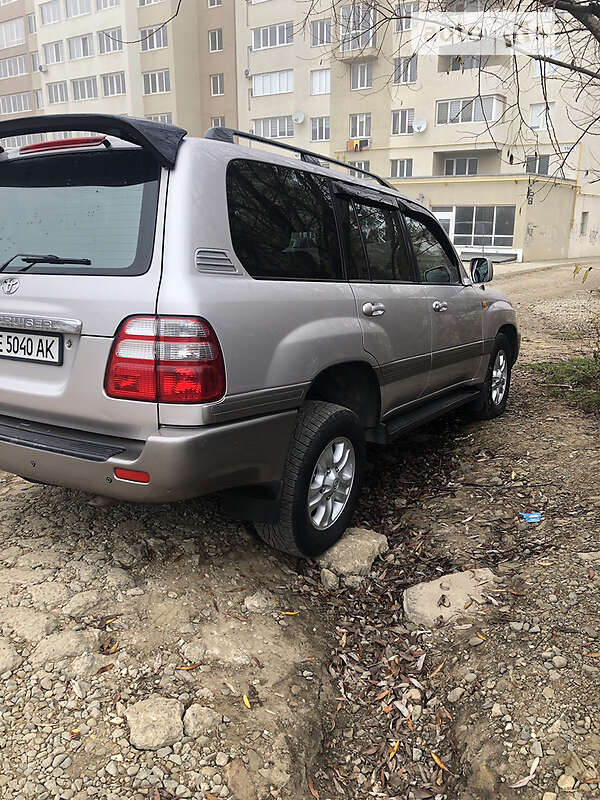 Внедорожник / Кроссовер Toyota Land Cruiser 2004 в Черновцах