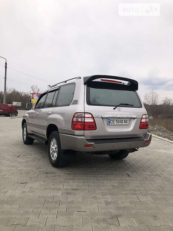 Внедорожник / Кроссовер Toyota Land Cruiser 2004 в Черновцах