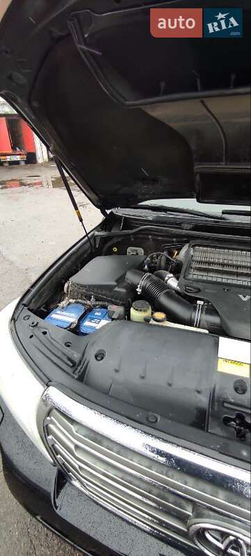 Внедорожник / Кроссовер Toyota Land Cruiser 2013 в Лубнах