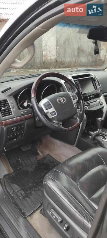 Внедорожник / Кроссовер Toyota Land Cruiser 2013 в Лубнах