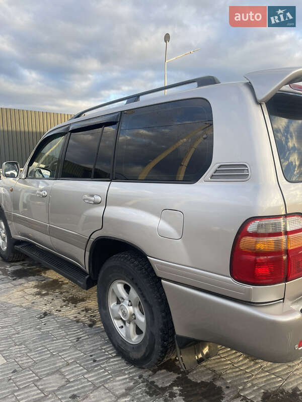 Внедорожник / Кроссовер Toyota Land Cruiser 2001 в Львове