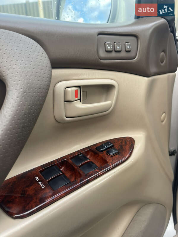 Внедорожник / Кроссовер Toyota Land Cruiser 2001 в Львове