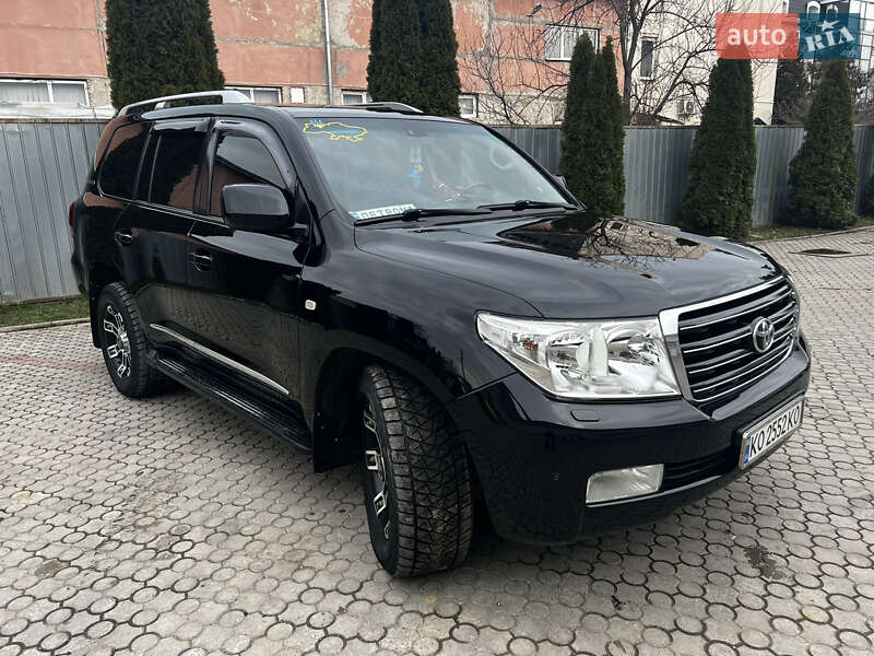 Внедорожник / Кроссовер Toyota Land Cruiser 2011 в Ужгороде