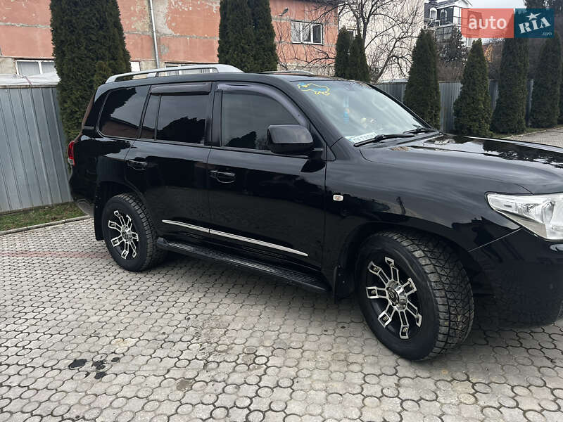 Внедорожник / Кроссовер Toyota Land Cruiser 2011 в Ужгороде