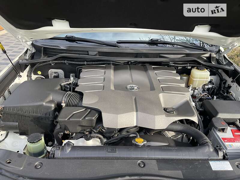 Позашляховик / Кросовер Toyota Land Cruiser 2012 в Тячеві