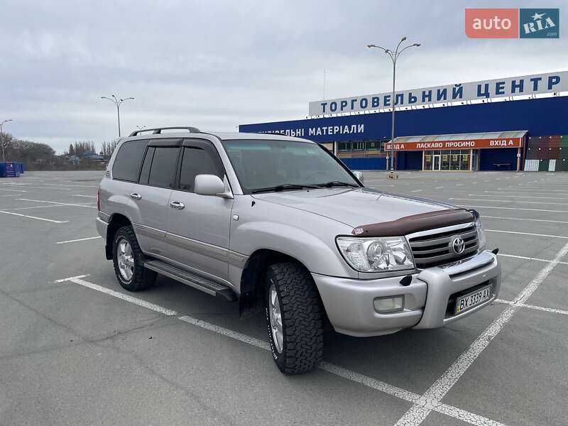 Внедорожник / Кроссовер Toyota Land Cruiser 2004 в Каменец-Подольском