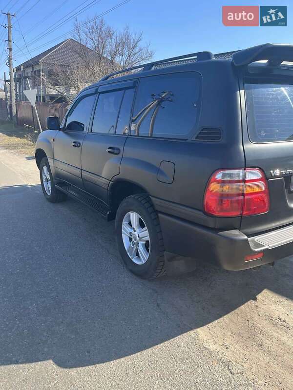 Внедорожник / Кроссовер Toyota Land Cruiser 2000 в Вышгороде