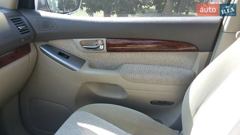 Позашляховик / Кросовер Toyota Land Cruiser 2006 в Кривому Розі