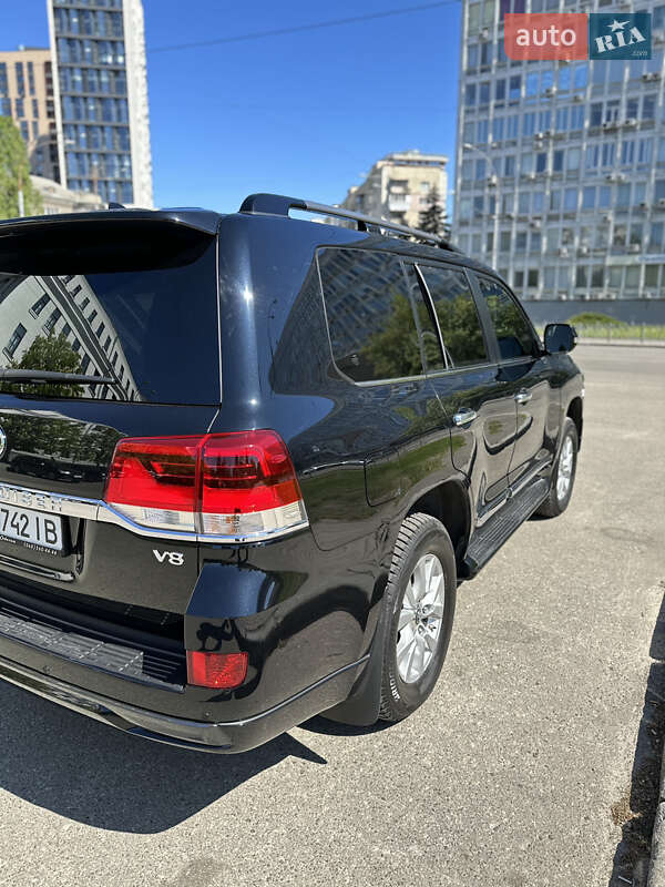 Внедорожник / Кроссовер Toyota Land Cruiser 2017 в Киеве фото 7 Внедорожник / Кроссовер Toyota Land Cruiser 2017 в Киеве