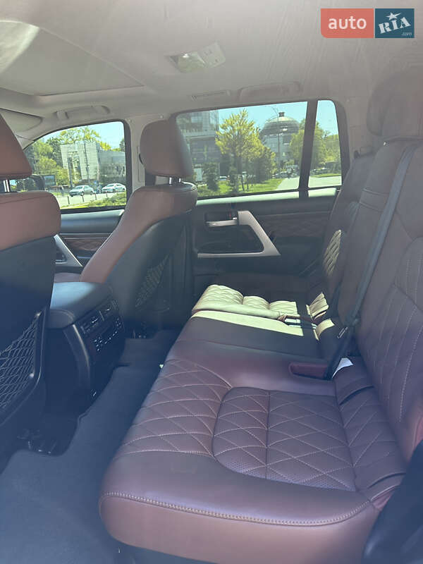 Внедорожник / Кроссовер Toyota Land Cruiser 2017 в Киеве фото 18 Внедорожник / Кроссовер Toyota Land Cruiser 2017 в Киеве