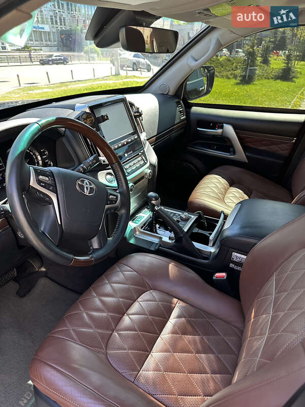 Внедорожник / Кроссовер Toyota Land Cruiser 2017 в Киеве фото 24 Внедорожник / Кроссовер Toyota Land Cruiser 2017 в Киеве