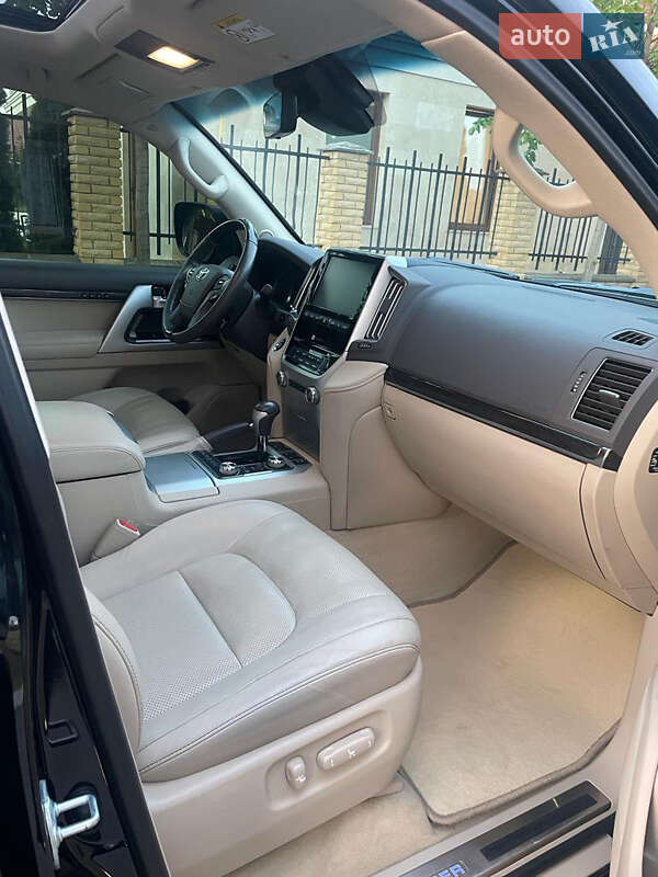 Внедорожник / Кроссовер Toyota Land Cruiser 2019 в Киеве