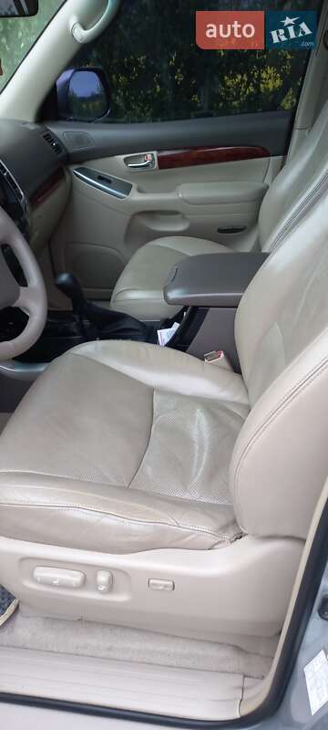 Внедорожник / Кроссовер Toyota Land Cruiser 2004 в Львове