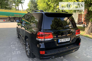 Позашляховик / Кросовер Toyota Land Cruiser 2017 в 