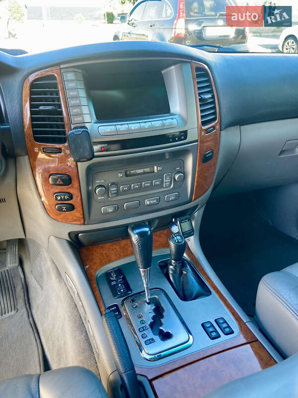 Внедорожник / Кроссовер Toyota Land Cruiser 2006 в Черкассах