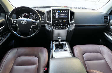 Внедорожник / Кроссовер Toyota Land Cruiser 2019 в 