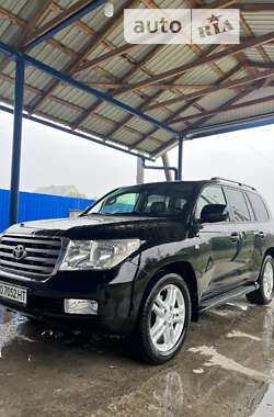 Внедорожник / Кроссовер Toyota Land Cruiser 2011 в Ужгороде