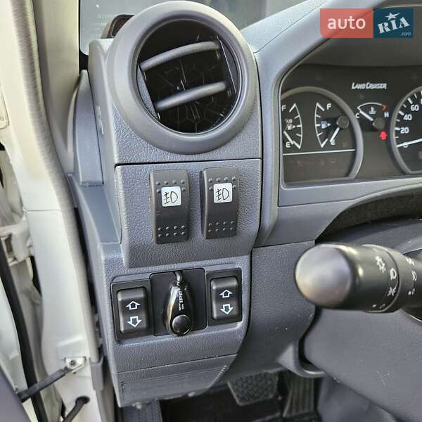 Внедорожник / Кроссовер Toyota Land Cruiser 2014 в Киеве