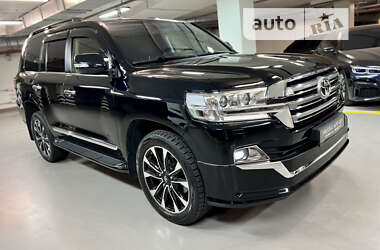 Внедорожник / Кроссовер Toyota Land Cruiser 2019 в 