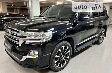 Внедорожник / Кроссовер Toyota Land Cruiser 2019 в 