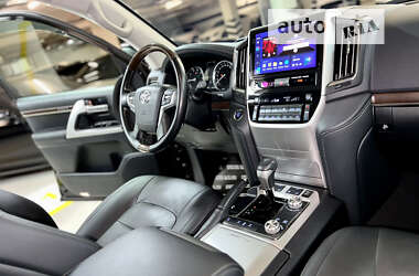 Внедорожник / Кроссовер Toyota Land Cruiser 2019 в 