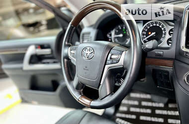 Внедорожник / Кроссовер Toyota Land Cruiser 2019 в 
