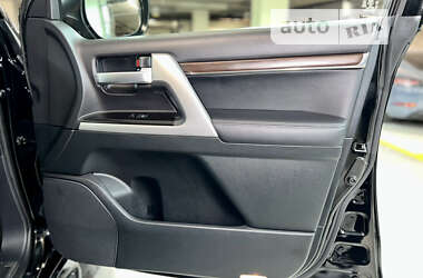 Внедорожник / Кроссовер Toyota Land Cruiser 2019 в 