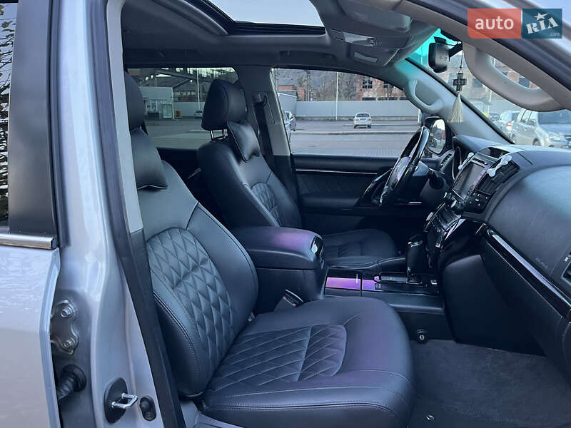 Позашляховик / Кросовер Toyota Land Cruiser 2008 в Сваляві