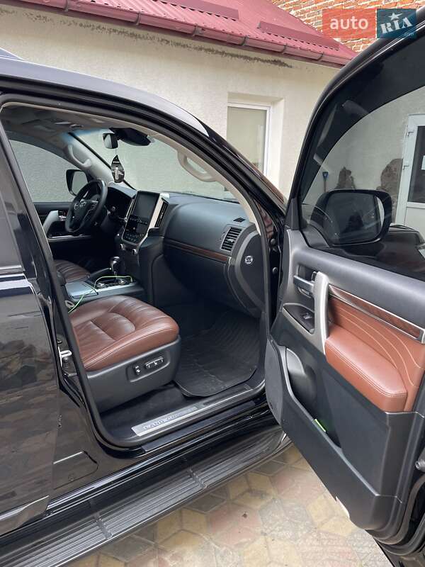 Внедорожник / Кроссовер Toyota Land Cruiser 2018 в Жовкве