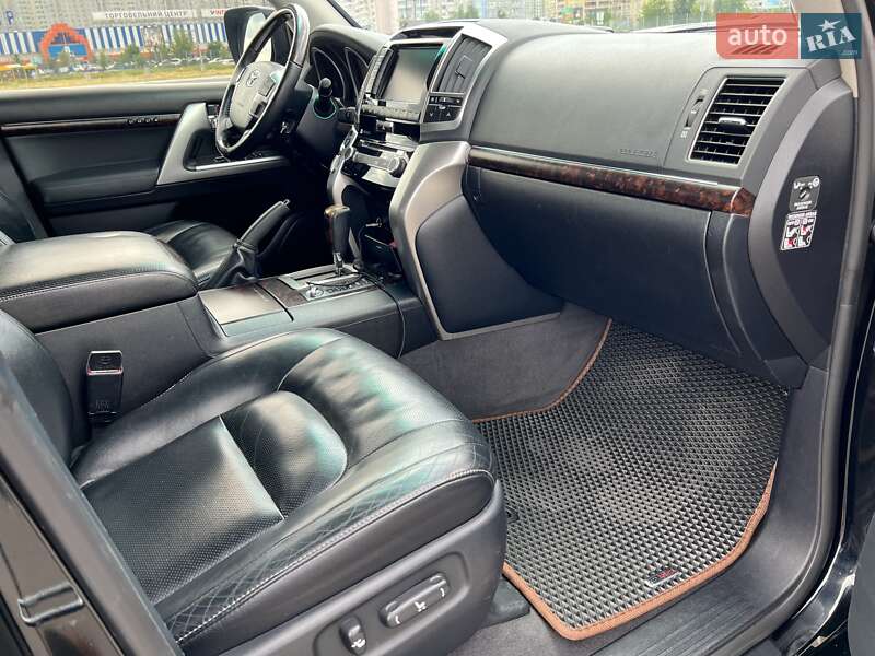 Позашляховик / Кросовер Toyota Land Cruiser 2012 в Дніпрі