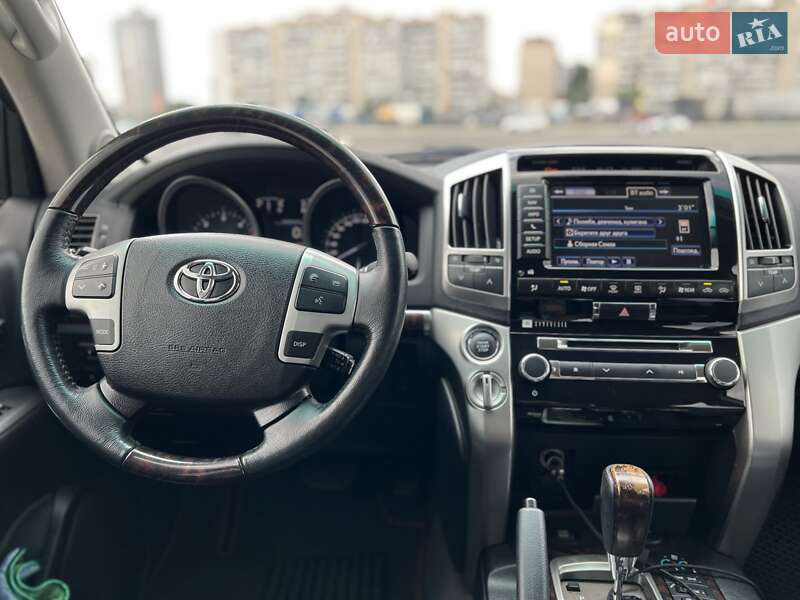 Позашляховик / Кросовер Toyota Land Cruiser 2012 в Дніпрі