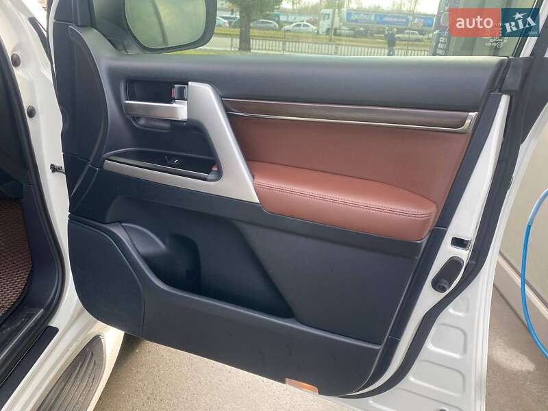 Внедорожник / Кроссовер Toyota Land Cruiser 2019 в Днепре