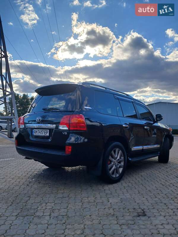 Внедорожник / Кроссовер Toyota Land Cruiser 2015 в Черновцах
