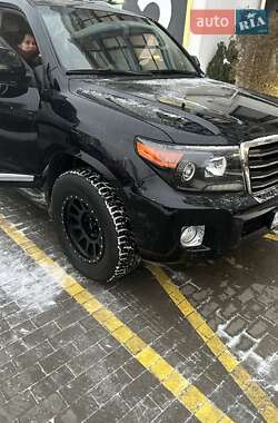 Внедорожник / Кроссовер Toyota Land Cruiser 2014 в 