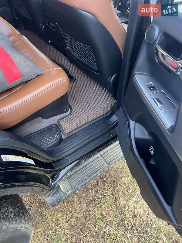 Внедорожник / Кроссовер Toyota Land Cruiser 2014 в Киеве фото 23 Внедорожник / Кроссовер Toyota Land Cruiser 2014 в Киеве