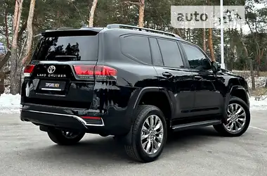 Toyota Land Cruiser 2023