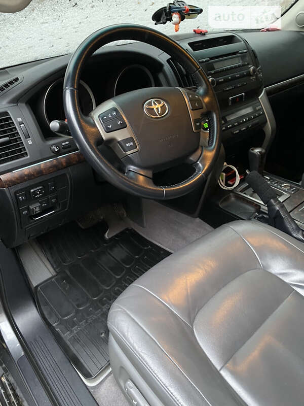 Позашляховик / Кросовер Toyota Land Cruiser 2011 в Львові фото 7 Позашляховик / Кросовер Toyota Land Cruiser 2011 в Львові
