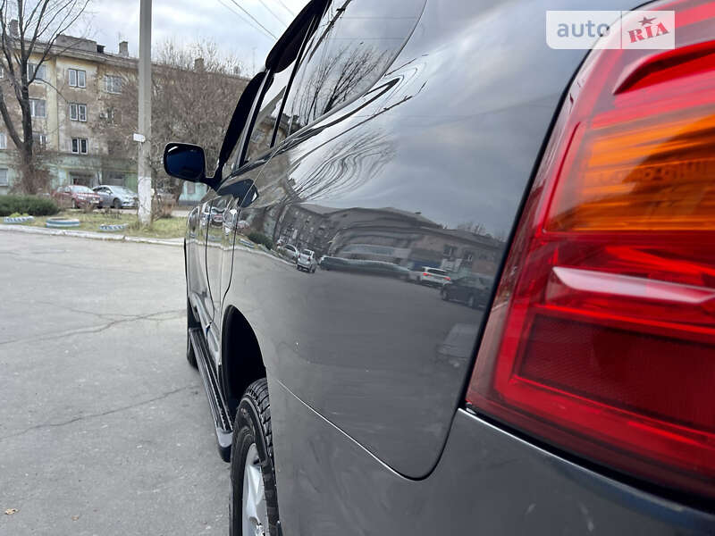 Внедорожник / Кроссовер Toyota Land Cruiser 2012 в Каменском