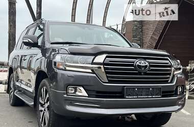 Внедорожник / Кроссовер Toyota Land Cruiser 2018 в Киеве