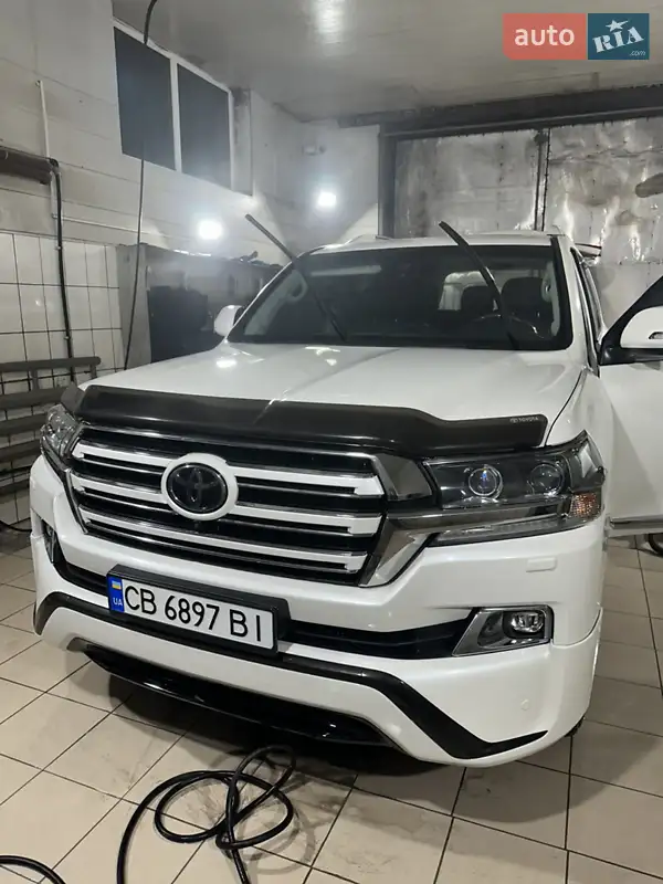 Внедорожник / Кроссовер Toyota Land Cruiser 2017 в 