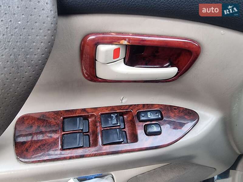 Внедорожник / Кроссовер Toyota Land Cruiser 1998 в Харькове