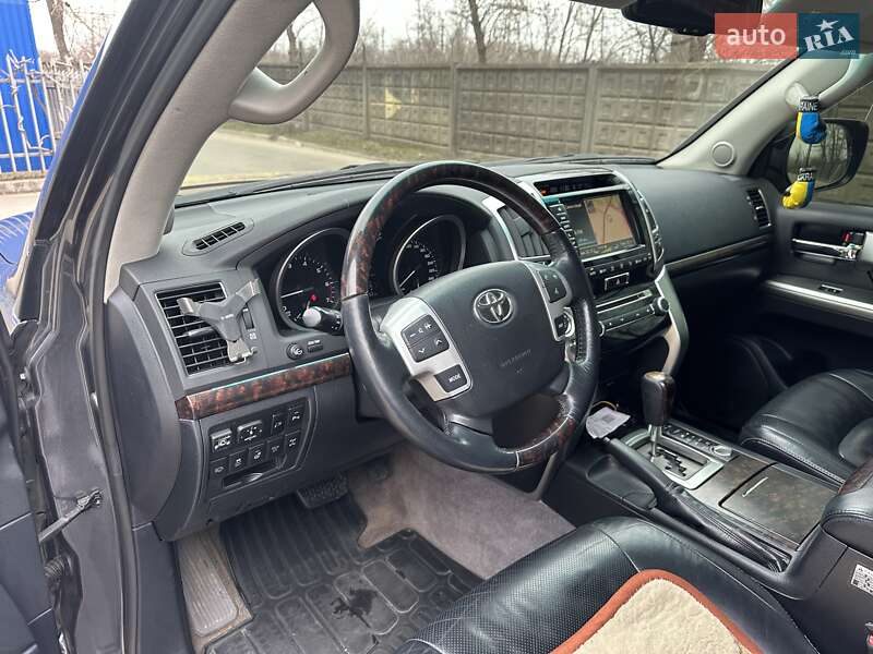 Позашляховик / Кросовер Toyota Land Cruiser 2012 в Кривому Розі