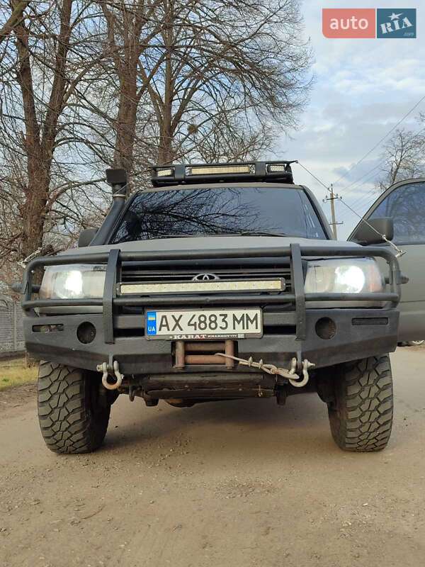 Внедорожник / Кроссовер Toyota Land Cruiser 2003 в Первомайске