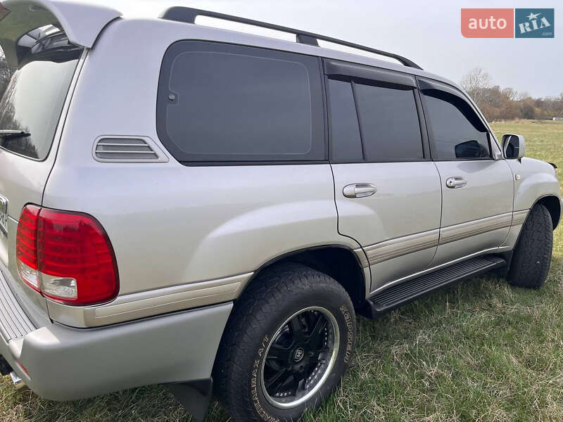 Внедорожник / Кроссовер Toyota Land Cruiser 2004 в Новых Санжарах