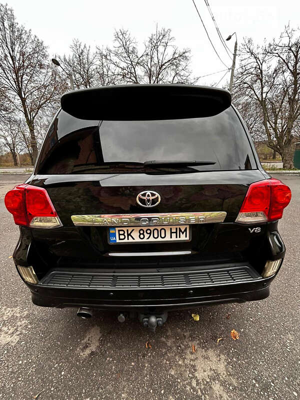 Внедорожник / Кроссовер Toyota Land Cruiser 2010 в Ровно