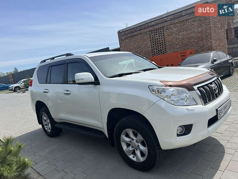 Внедорожник / Кроссовер Toyota Land Cruiser 2013 в Хмельницком