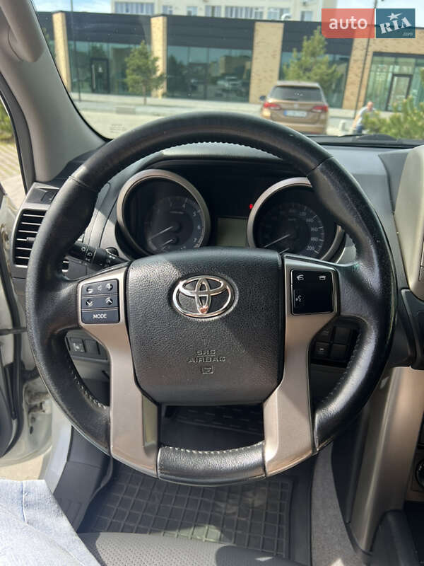 Внедорожник / Кроссовер Toyota Land Cruiser 2013 в Хмельницком