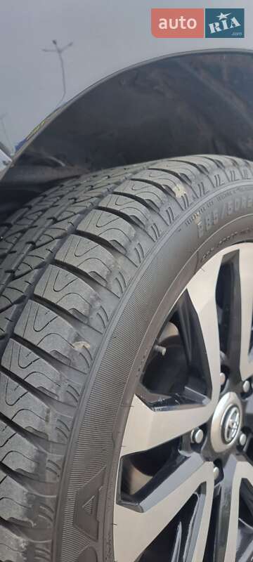 Внедорожник / Кроссовер Toyota Land Cruiser 2014 в Кривом Роге